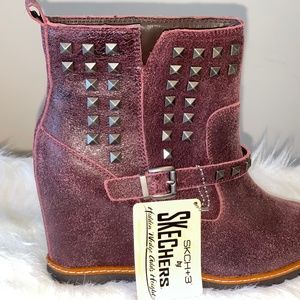 Skch+3 unique boots with studs and old looking design Size 8